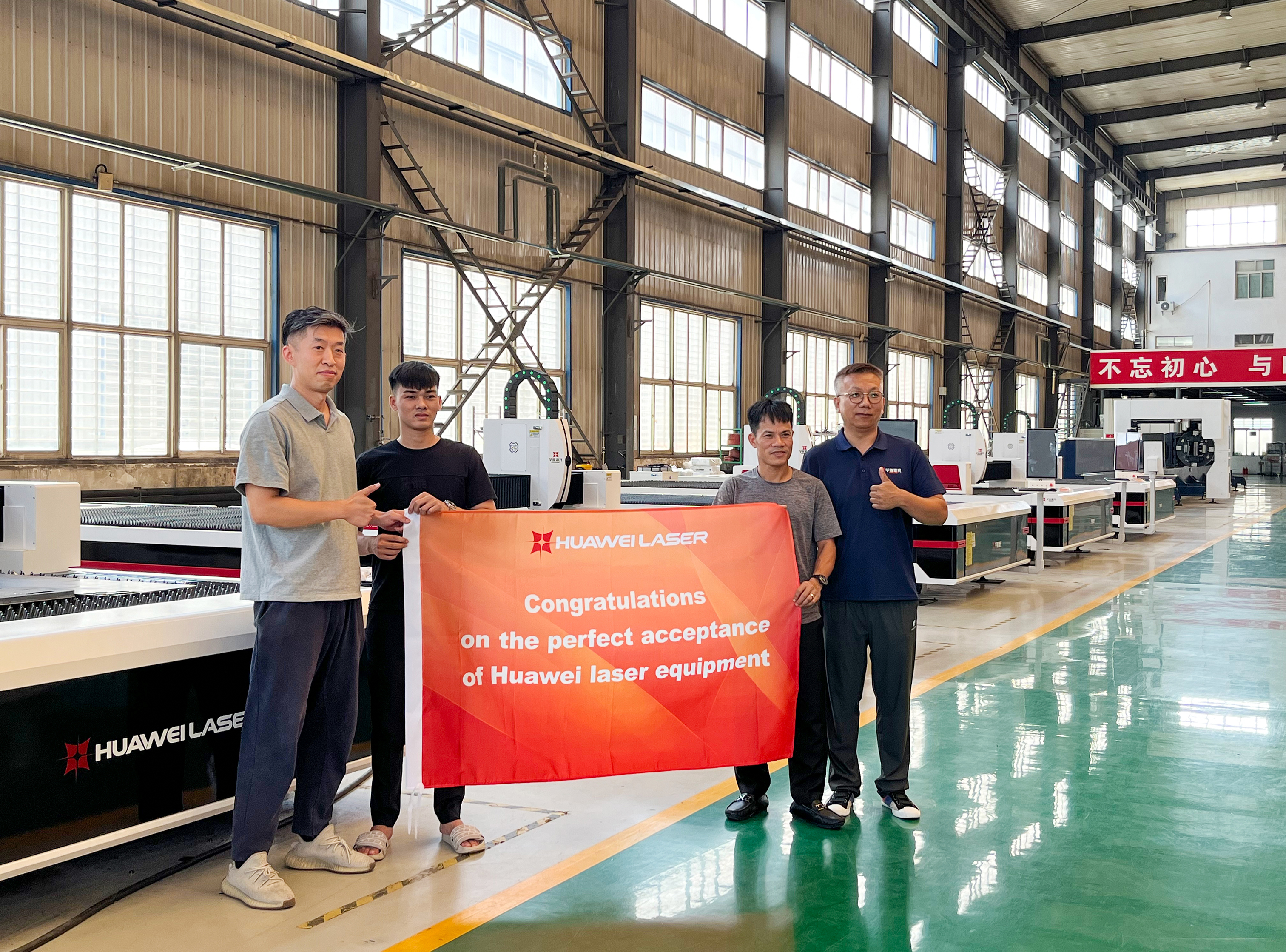 6000W 6020 lazer kəsicisinin Vyetnama uğurlu çatdırılması